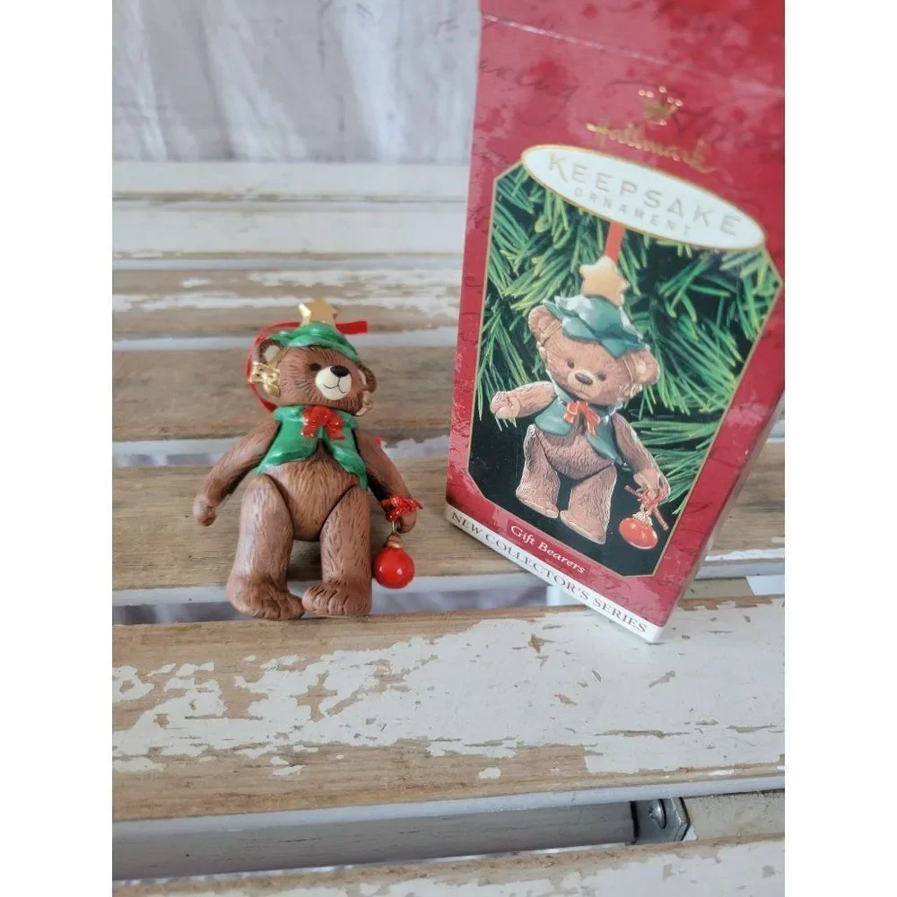 Hallmark gift bearers bear ornament 1999 first Xmas tree
